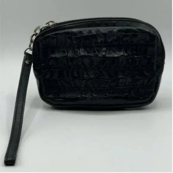 Hobo International Ruched Black Leather Wristlet with Zipper Closure - Picture 1 of 9